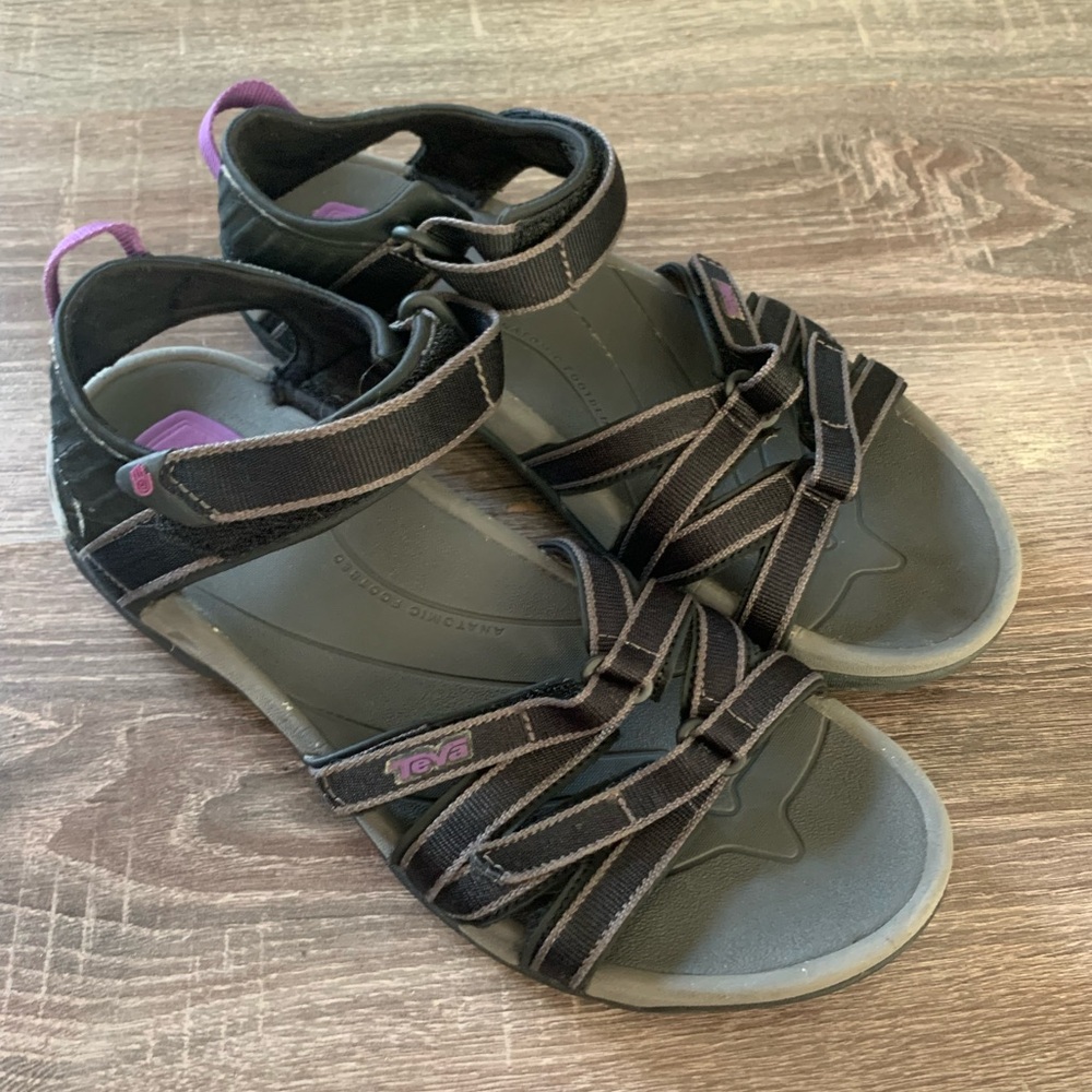 Teva — tirra sandal with black, grey and purple straps women’s 9